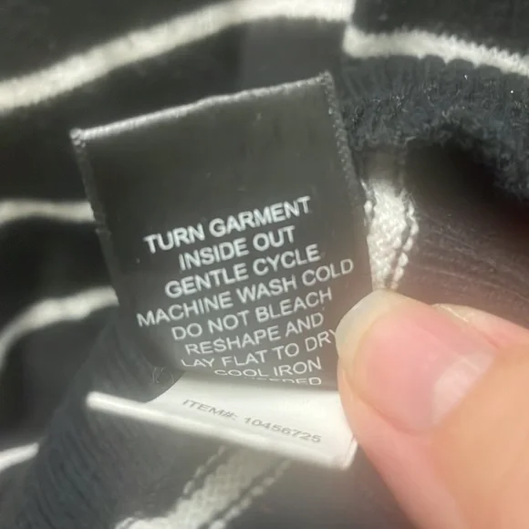 Torrid Heart Sweater size 1 - Picture 6 of 6